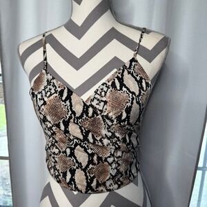 Self tie back, snakeskin print vneck‎